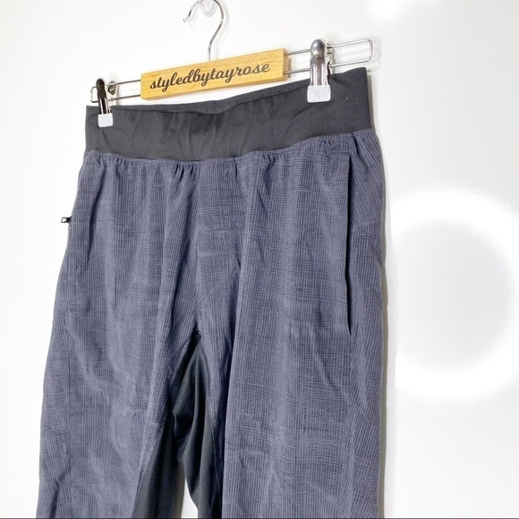 Lululemon T.H.E. Short *Linerless 11" - Picture 6 of 14